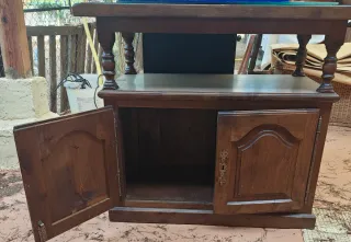 Mueble TV madera con ruedas