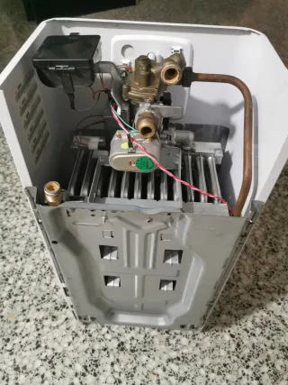 Calentador Saunier Duval 11L Automático