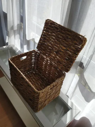 Cesto grande de mimbre con tapa