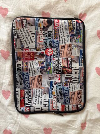 Funda portátil diseño periódico