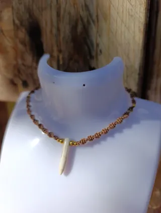 Collar choker acero inoxidable y macramé cuerno.