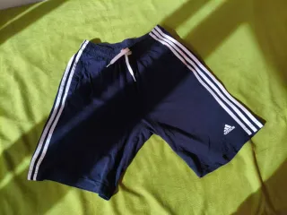 Pantalón corto deportivo Adidas azul talla 13-14