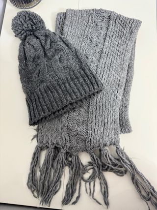 Set di sciarpa e cappello di Terranova invernale