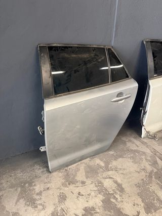 Puerta Trasera Izquierda Toyota Corolla