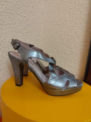 Sandalias de piel Gloria Ortiz N40