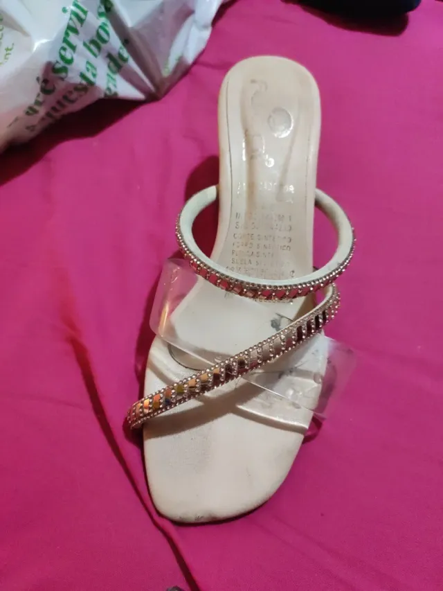 Sandalias Elegantes Negras y Plateadas