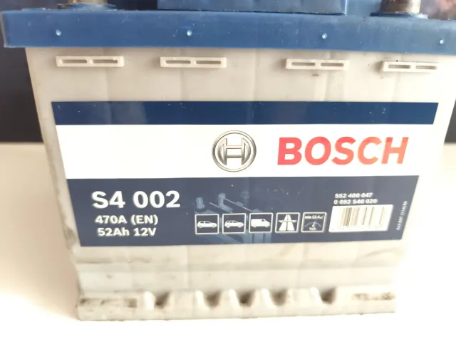Batería Coche Bosch S4 002 470A 52Ah 12V