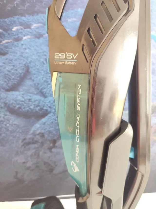 Aspiradora Cecotec con Cargador