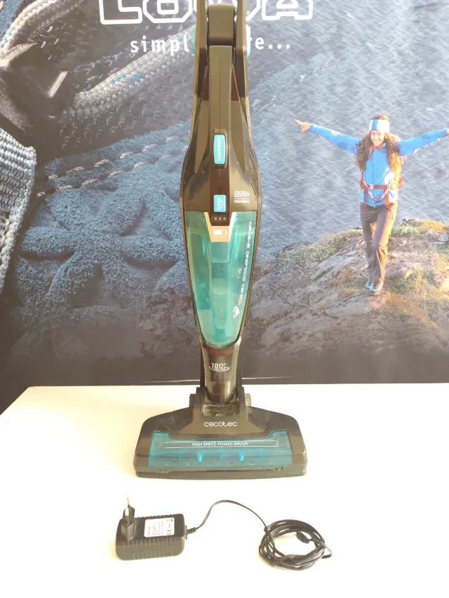 Aspiradora Cecotec con Cargador