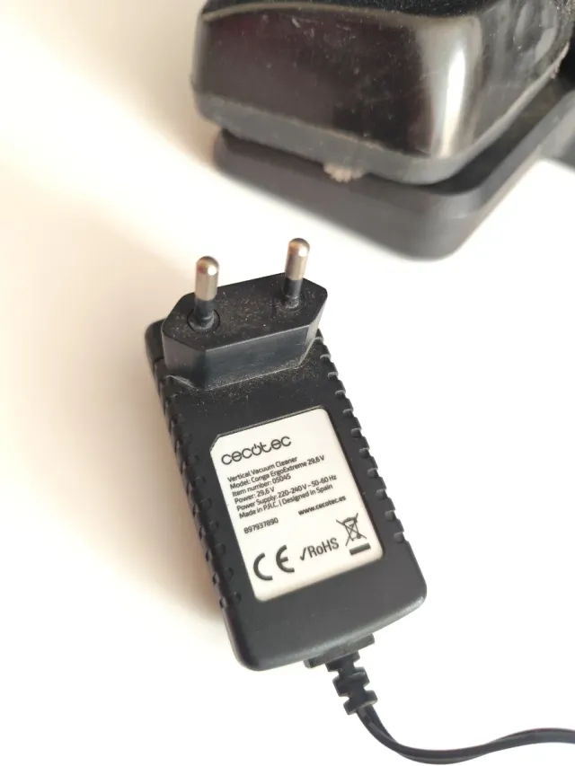 Aspiradora Cecotec con Cargador
