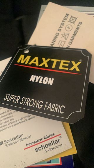 Cazadora y guantes de moto