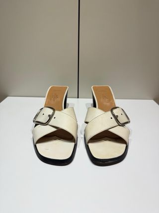 Hermès Sandalias Tacón Hebilla Cuero Blanco