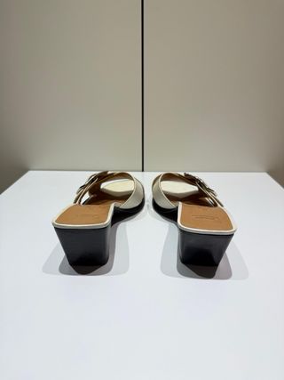 Hermès Sandalias Tacón Hebilla Cuero Blanco