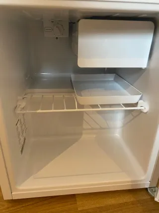 Nevera Hisense RR55D4AW1 Blanca Pequeña