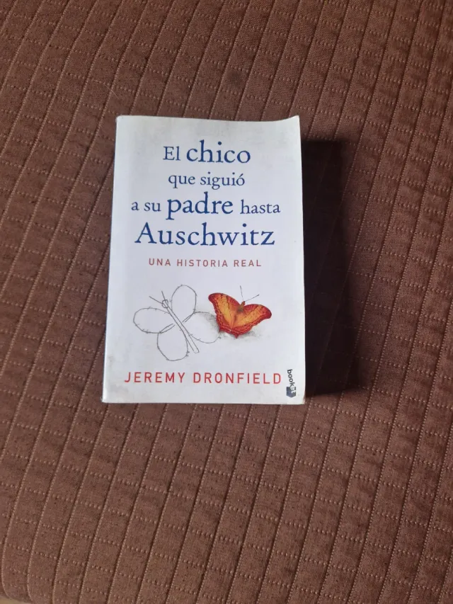 Libro/El Chico que siguió a su padre a Auschwitz
