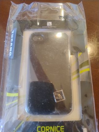 9 custodie per iPhone 4/4S: Angry Birds, Cygnett, Toucan