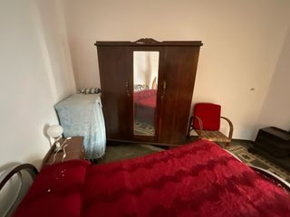 Armario antiguo madera con espejo