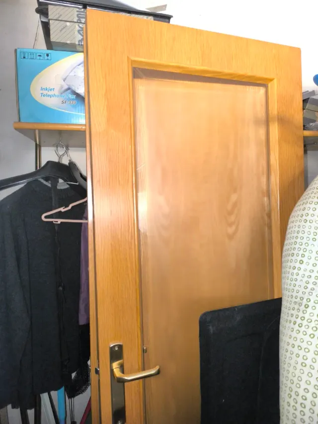 Puerta de roble con cristal