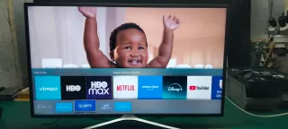 Televisor Samsung Smart TV 40 4Kbcon mando