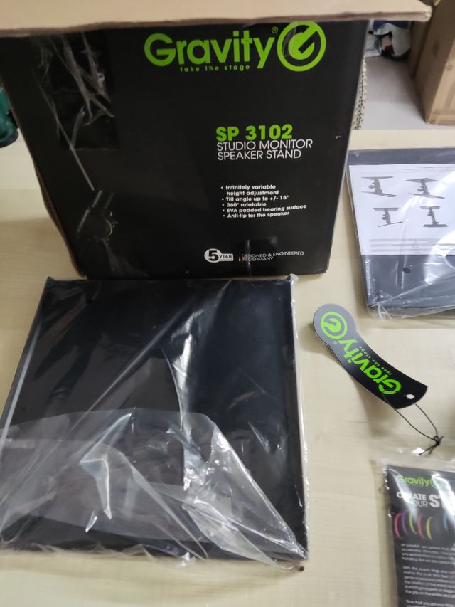 Gravity SP 3102 TM Soporte flexible para monitores