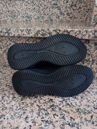 Zapatillas negras T.36