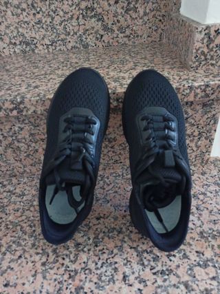 Zapatillas negras T.36