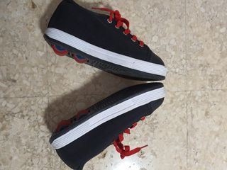 Zapatillas con ruedas casi nuevas talla 36