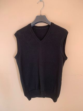 Chaleco de punto negro. Talla M