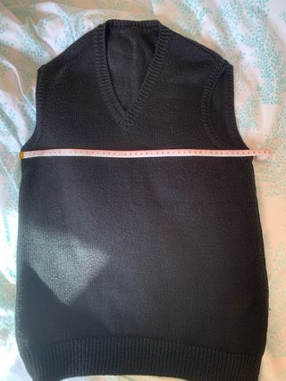 Chaleco de punto negro. Talla M