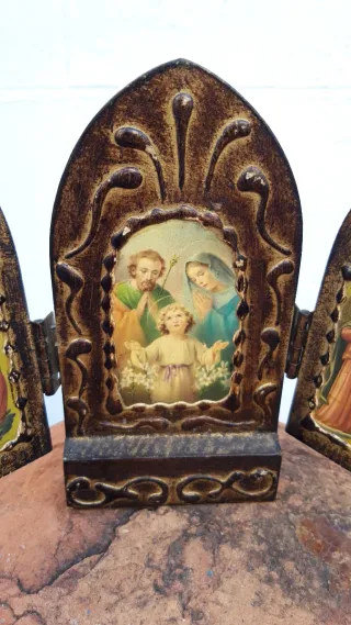 Tríptico retablo benditera dorado bronce ángeles