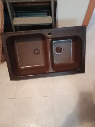 Pica de cocina doble marrón