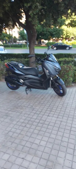 Yamaha XMAX 300