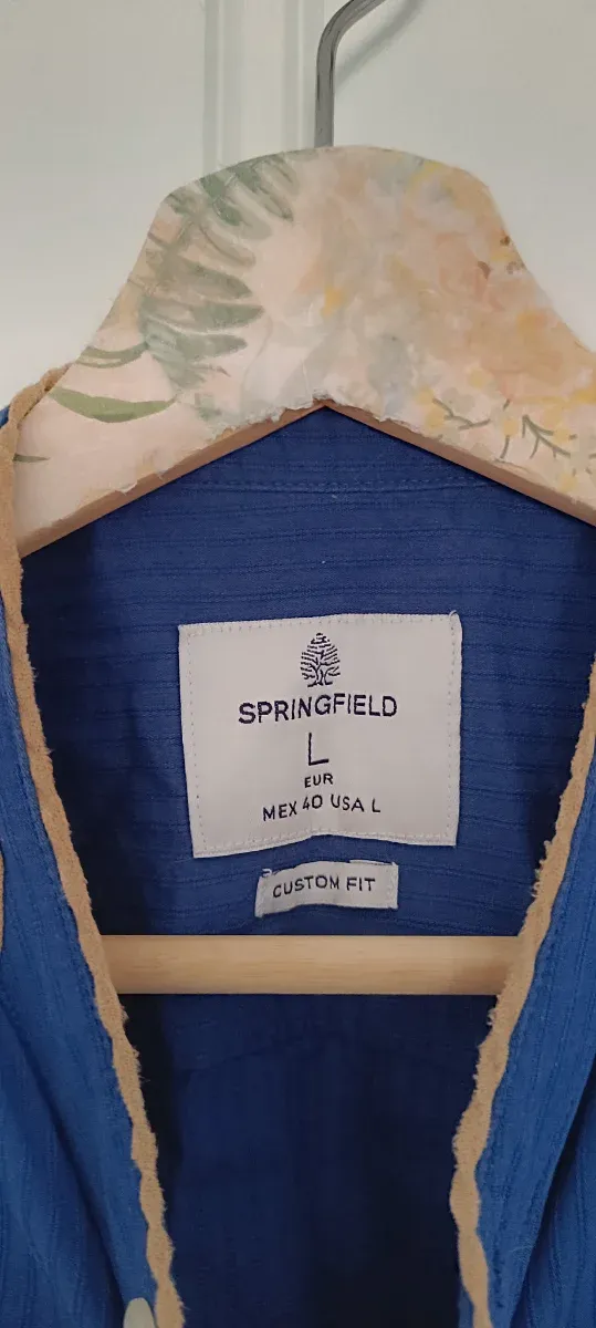 Camisa azul con cuello mao