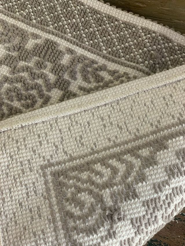 Tappeto in cotone beige e grigio
