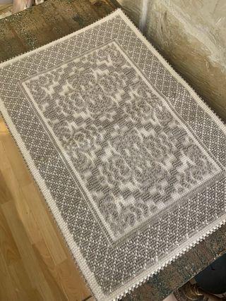 Tappeto in cotone beige e grigio