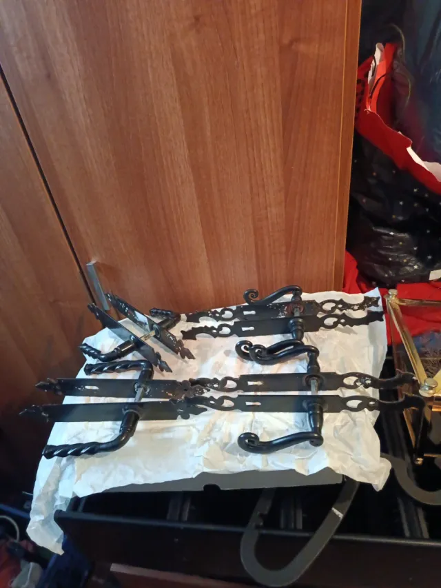 Manillas de puerta negras forjadas