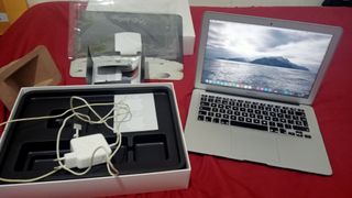 MacBook Air 2017 Plata como nueva.