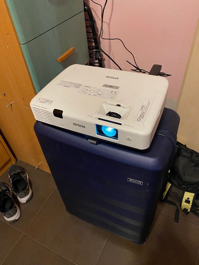 Proyector Epson EB-1930 Full HD 1080p