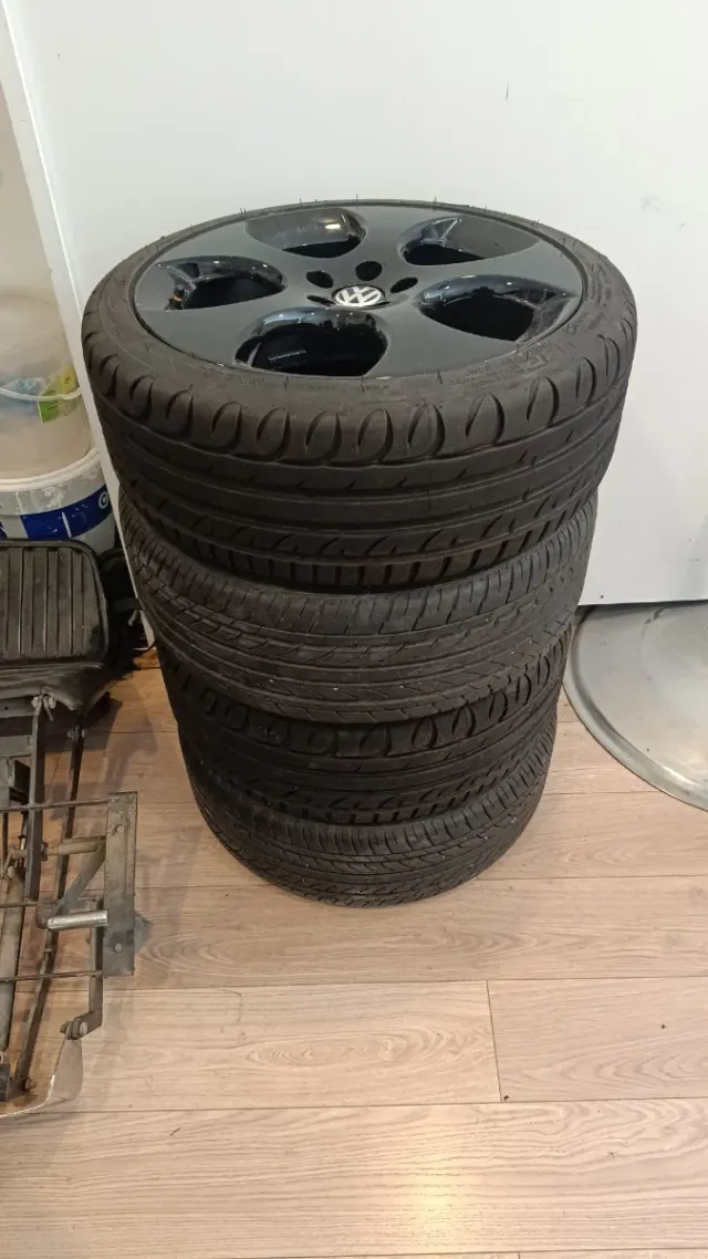 Llanta Volkswagen Negra