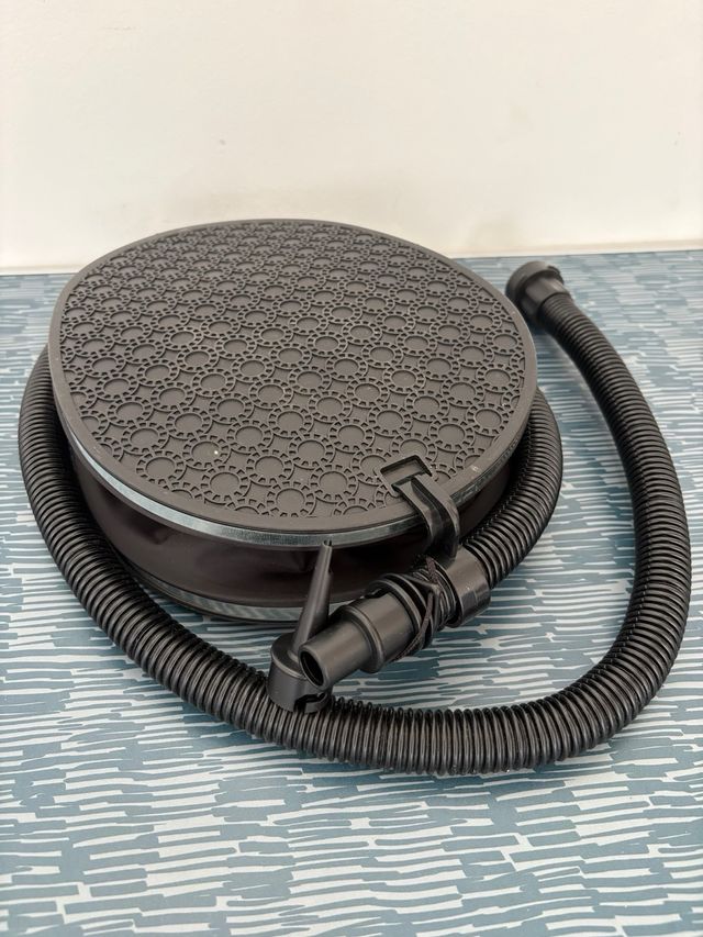 Colchón Hinchable Quechua + Hinchador de pie