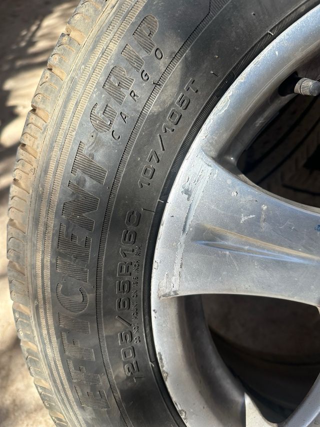 Llantas Mercedes Vito+4 neumáticos w639