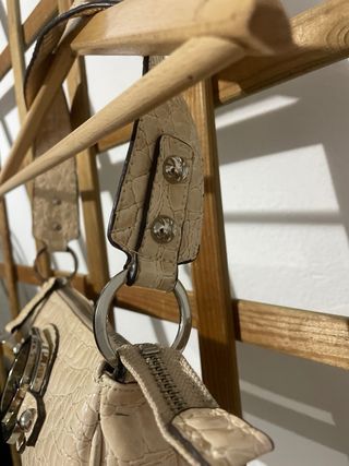 Bolso Guess Y2K Edición Limitada Beige Plata