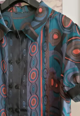 Blusa elegante estampada