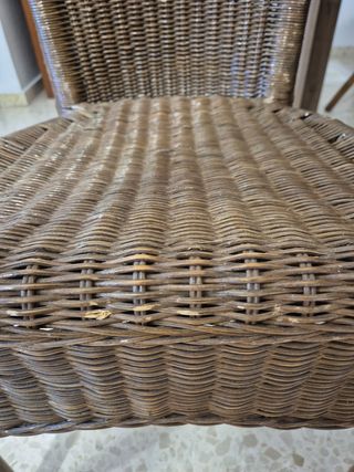 Silla de comedor de mimbre y madera