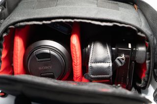 Sony Alpha A6000 + 2 objetivos y extras