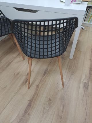 Silla Diseño Negra Patas Madera