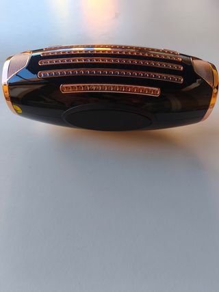 Altavoz Portátil Bluetooth Negro y Dorado