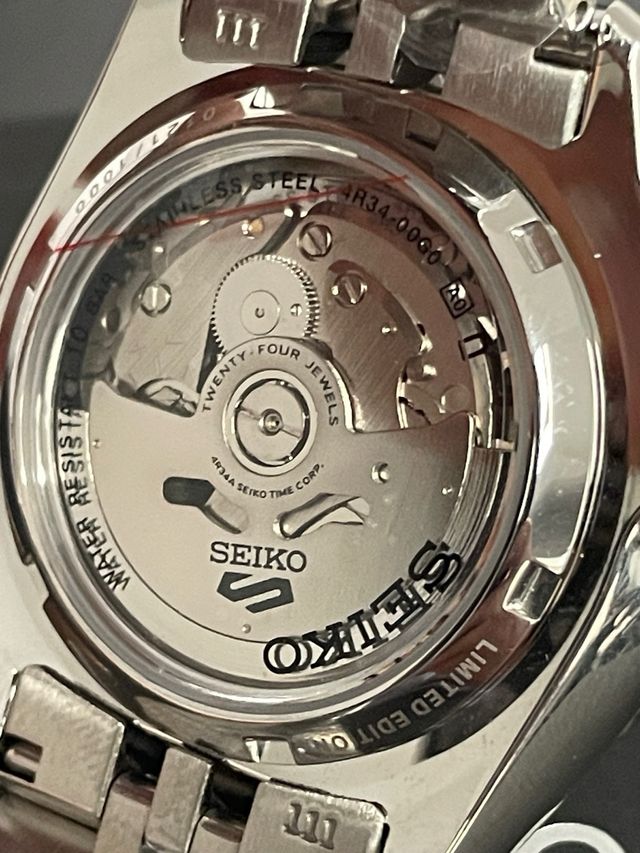 Relógio Seiko 5 GMT Ice Blue SSK029K1