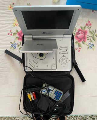 Reproductor DVD Portátil Nevir 7 LCD