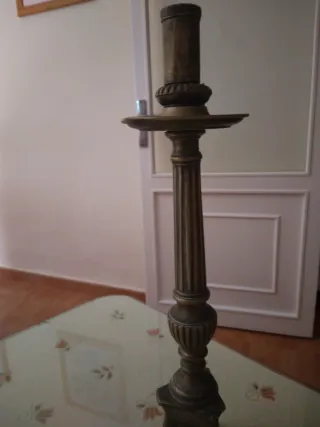 Candelabro antiguo bronce altar iglesia
